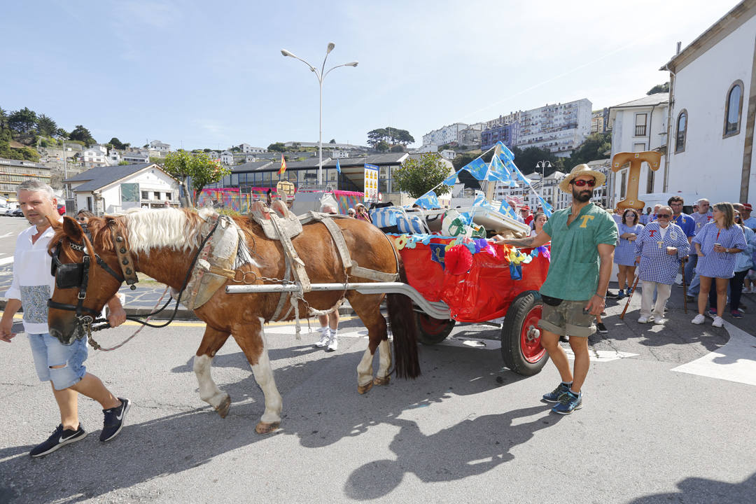 Miles de luarqueses y turistas disfrutaron este jueves de las populares fiestas de San Timoteo. ¡Búscate en nuestra galería! 