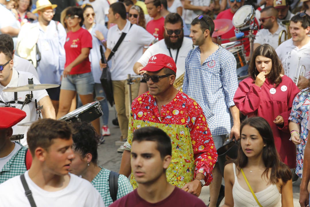 Miles de luarqueses y turistas disfrutaron este jueves de las populares fiestas de San Timoteo. ¡Búscate en nuestra galería! 