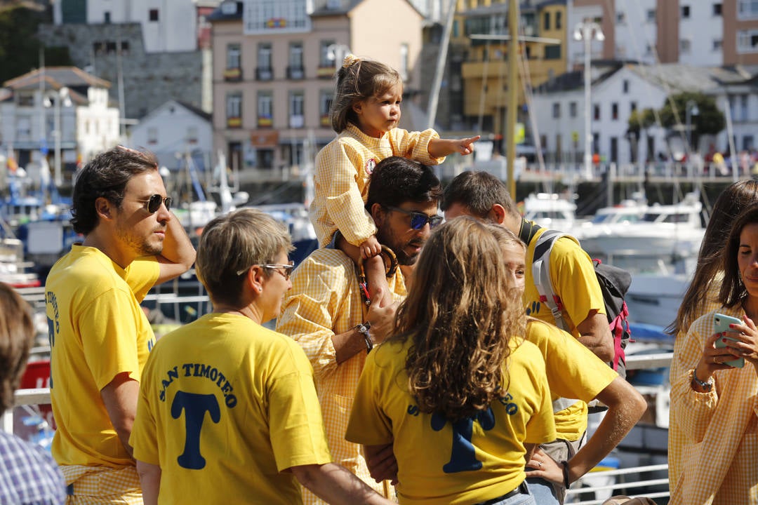 Miles de luarqueses y turistas disfrutaron este jueves de las populares fiestas de San Timoteo. ¡Búscate en nuestra galería! 