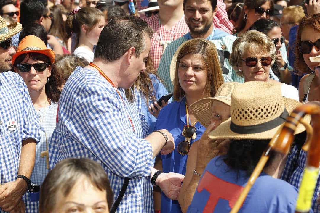 Miles de luarqueses y turistas disfrutaron este jueves de las populares fiestas de San Timoteo. ¡Búscate en nuestra galería! 