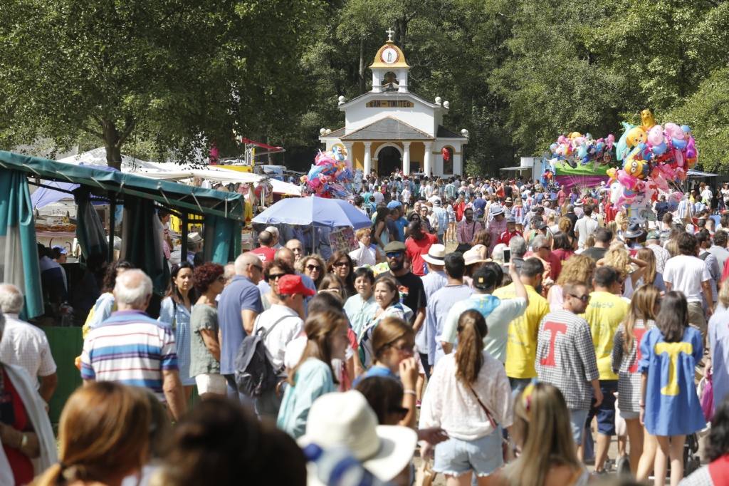 Miles de luarqueses y turistas disfrutaron este jueves de las populares fiestas de San Timoteo. ¡Búscate en nuestra galería! 