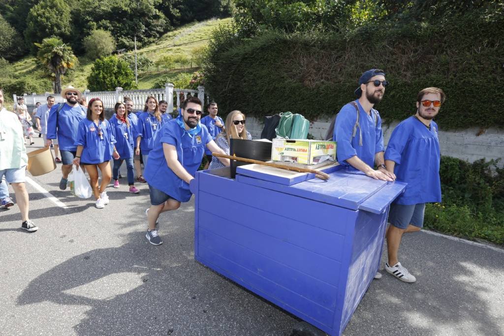 Miles de luarqueses y turistas disfrutaron este jueves de las populares fiestas de San Timoteo. ¡Búscate en nuestra galería! 