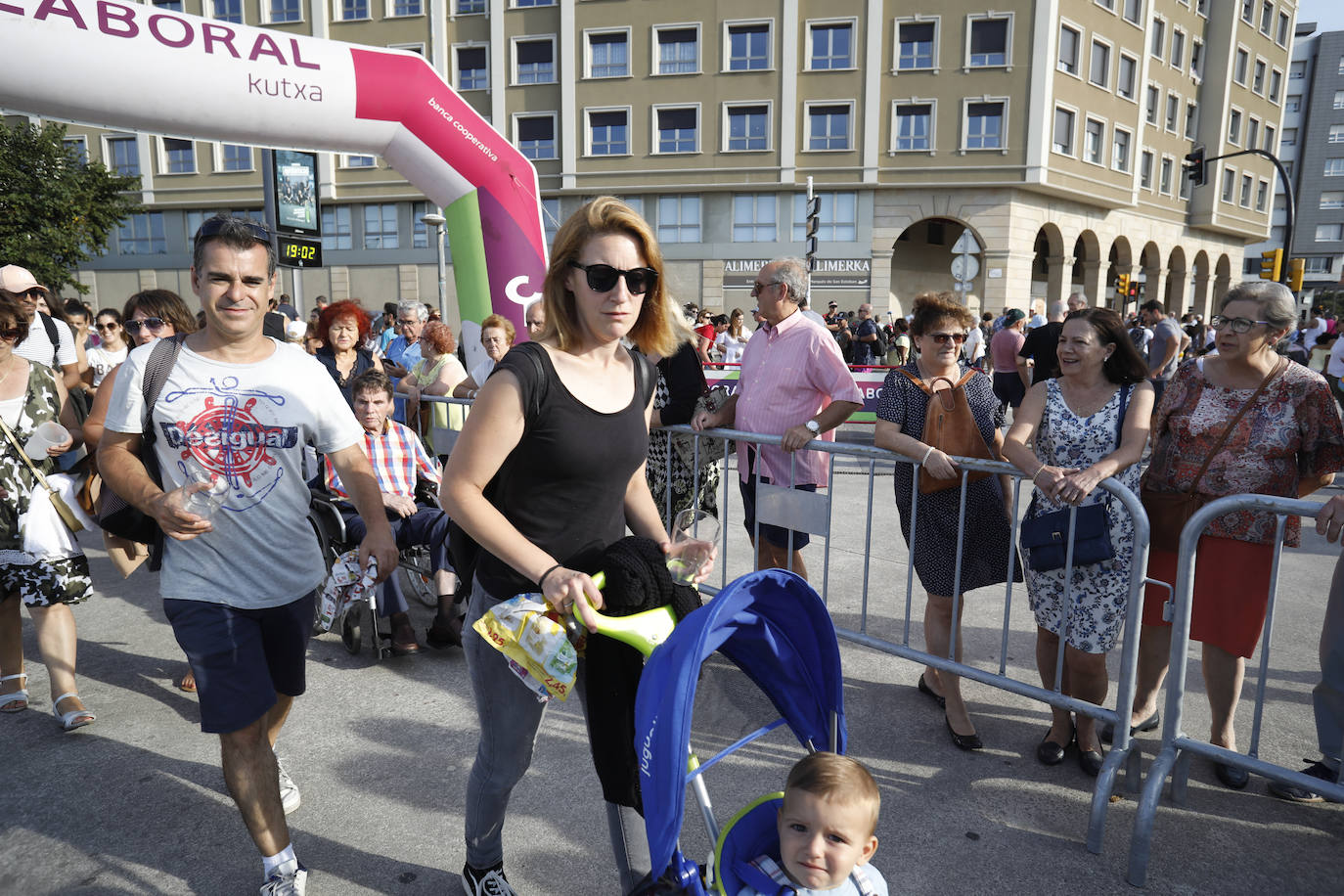 La playa de Poniente ha acogido un nuevo récord en una de las actividades más multitudinarias del verano gijonés.