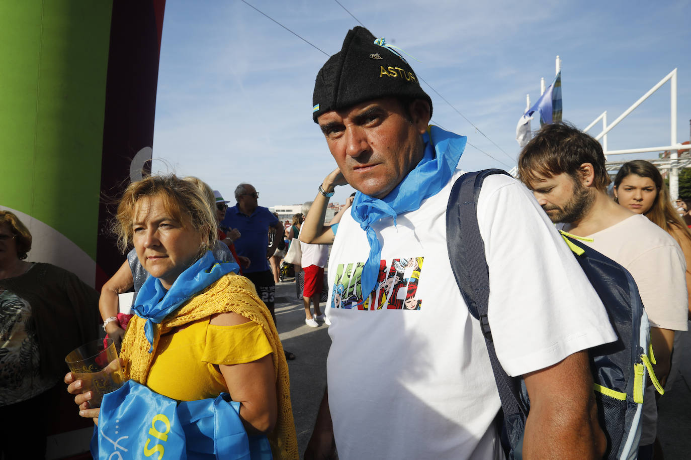 La playa de Poniente ha acogido un nuevo récord en una de las actividades más multitudinarias del verano gijonés.