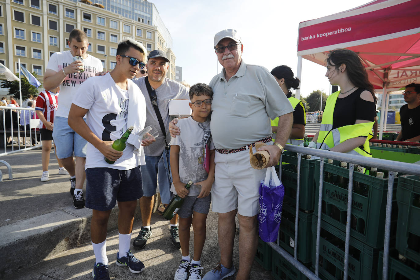 La playa de Poniente ha acogido un nuevo récord en una de las actividades más multitudinarias del verano gijonés.