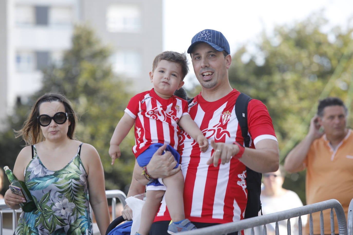 La playa de Poniente ha acogido un nuevo récord en una de las actividades más multitudinarias del verano gijonés.
