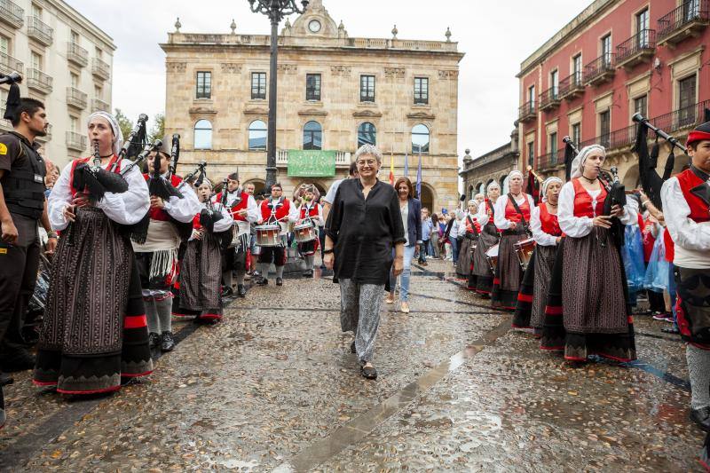 El llagarero maliayo Miguel Ángel Vigón se llevó este domingo los dos premios señeros, el 'Tonel de Oro' -otorgado por sus propios compañeros a toda una trayectoria profesional- y el 'Elogio de Oro', al mejor caldo del certamen -concedido por un jurado de expertos.