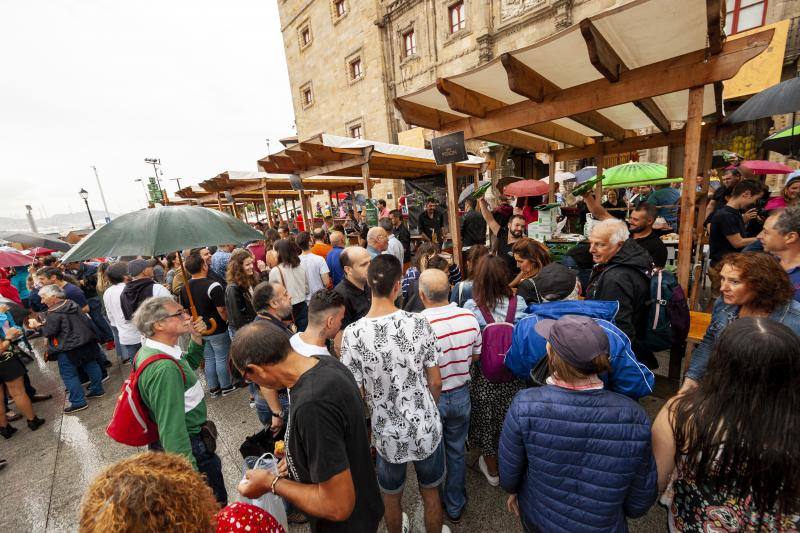 El llagarero maliayo Miguel Ángel Vigón se llevó este domingo los dos premios señeros, el 'Tonel de Oro' -otorgado por sus propios compañeros a toda una trayectoria profesional- y el 'Elogio de Oro', al mejor caldo del certamen -concedido por un jurado de expertos.