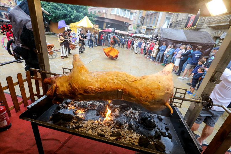 El Mercado Medieval de San Agustín reúne más de cien puestos de venta y gastronomía, atracciones infantiles y espectáculos de animación de calle.