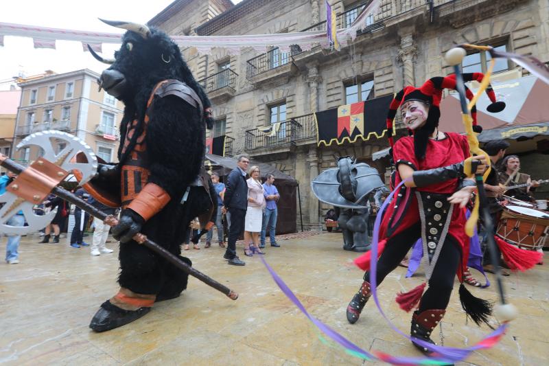 El Mercado Medieval de San Agustín reúne más de cien puestos de venta y gastronomía, atracciones infantiles y espectáculos de animación de calle.