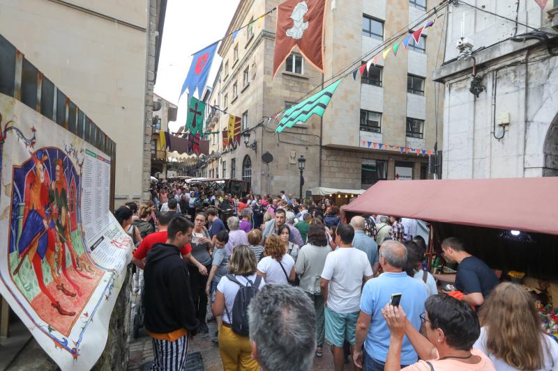 El Mercado Medieval de San Agustín reúne más de cien puestos de venta y gastronomía, atracciones infantiles y espectáculos de animación de calle.