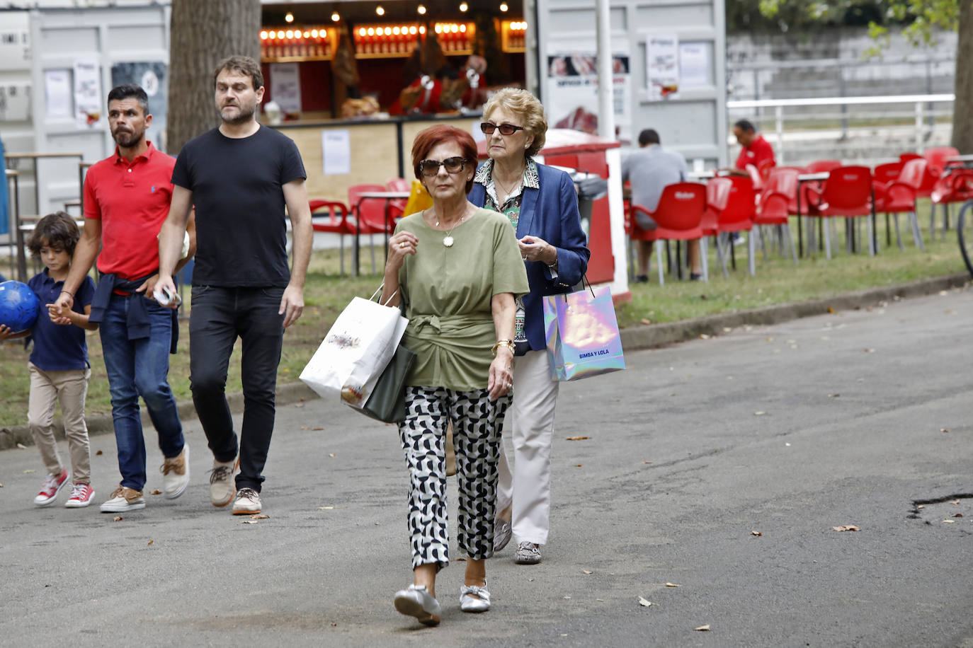 Las Mestas vive de nuevo el Concurso Hípico más importante del verano en España, que mantiene el carácter de oficial y que llega ya a los 77 años de vida. Emoción, saltos, galopes y 5 días por delante para cerrar el verano con un fin de semana de gran altura en Gijón.