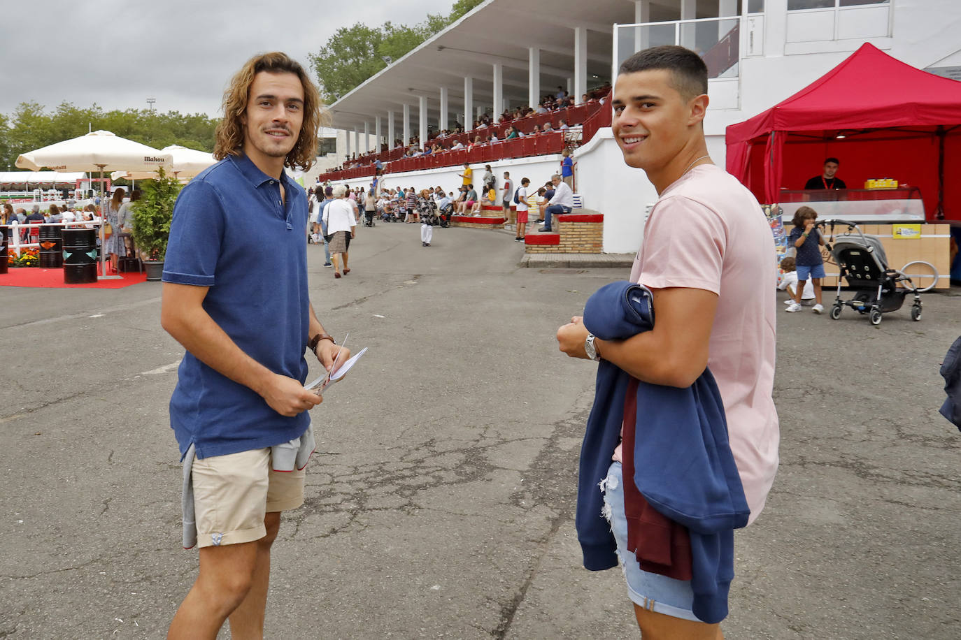 Las Mestas vive de nuevo el Concurso Hípico más importante del verano en España, que mantiene el carácter de oficial y que llega ya a los 77 años de vida. Emoción, saltos, galopes y 5 días por delante para cerrar el verano con un fin de semana de gran altura en Gijón.