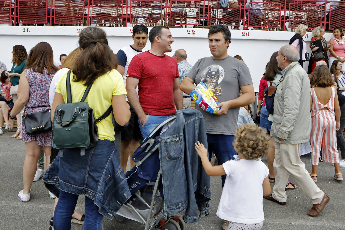 Las Mestas vive de nuevo el Concurso Hípico más importante del verano en España, que mantiene el carácter de oficial y que llega ya a los 77 años de vida. Emoción, saltos, galopes y 5 días por delante para cerrar el verano con un fin de semana de gran altura en Gijón.