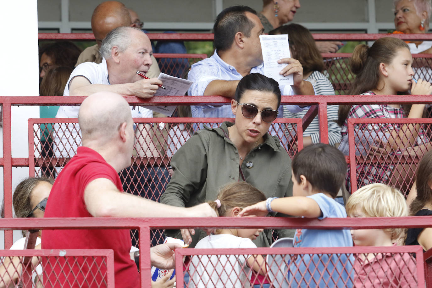 El hipódromo de Las Mestas acogió este sábado las pruebas del CSIO Gijón 2019.