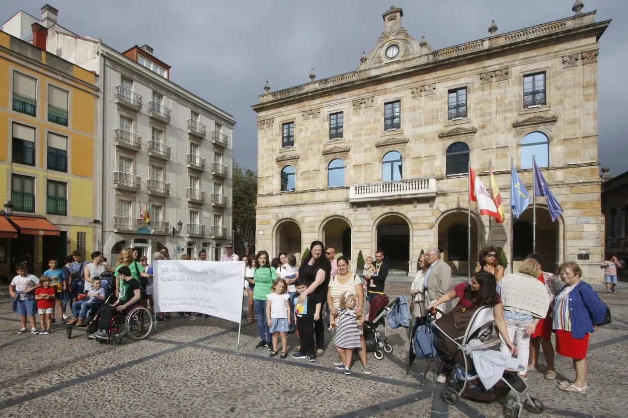 Nueva protesta del colegio Jacinto Benavente