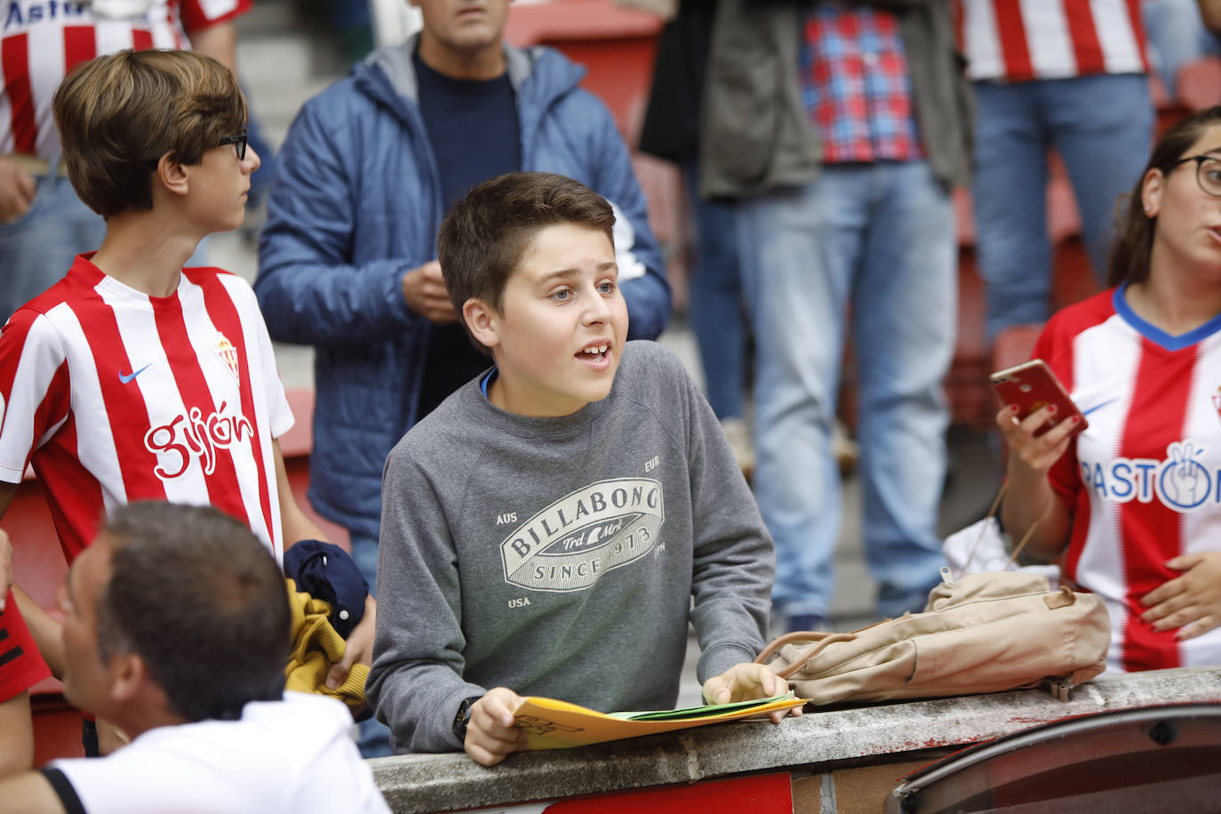 El Molinón se rinde a Manu García en la victoria del Sporting.