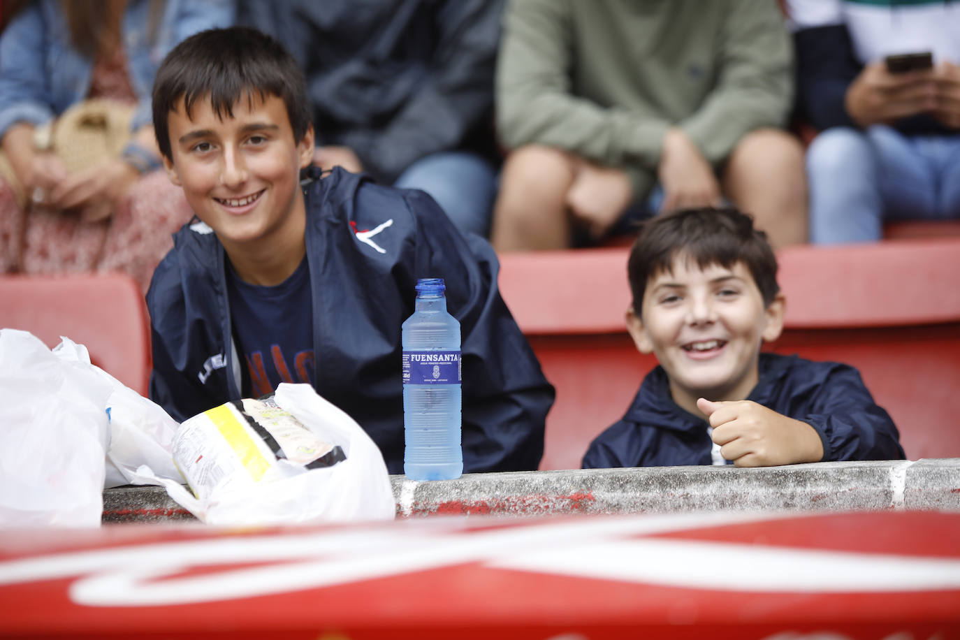 El Molinón se rinde a Manu García en la victoria del Sporting.