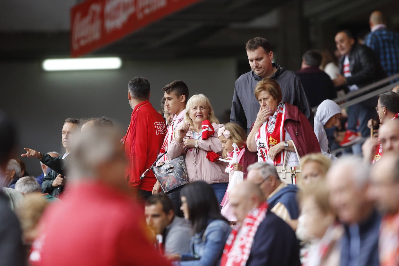 El Molinón se rinde a Manu García en la victoria del Sporting.