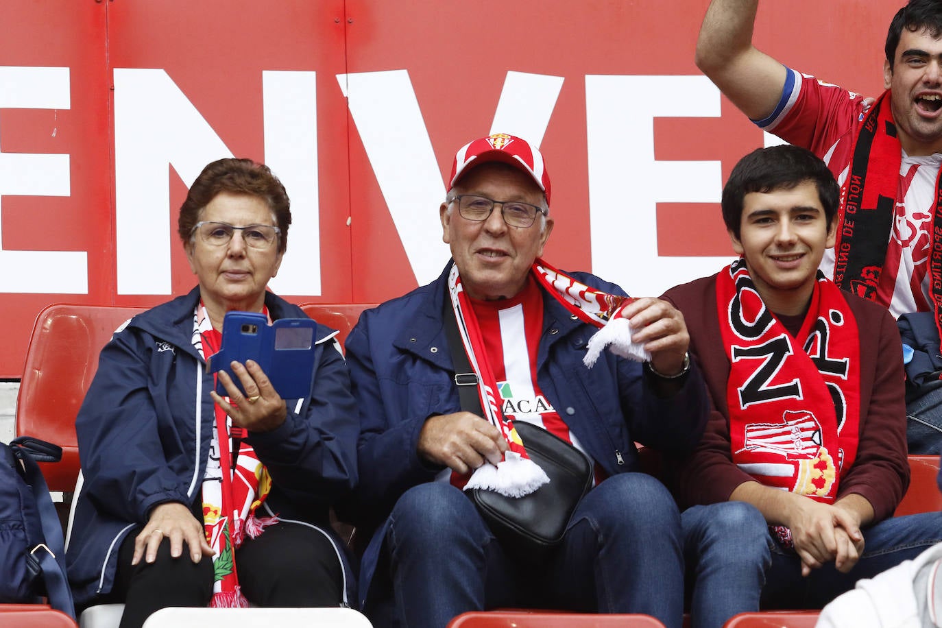 Fotos: ¿Estuviste en el partido Sporting-Albacete? ¡Búscate!