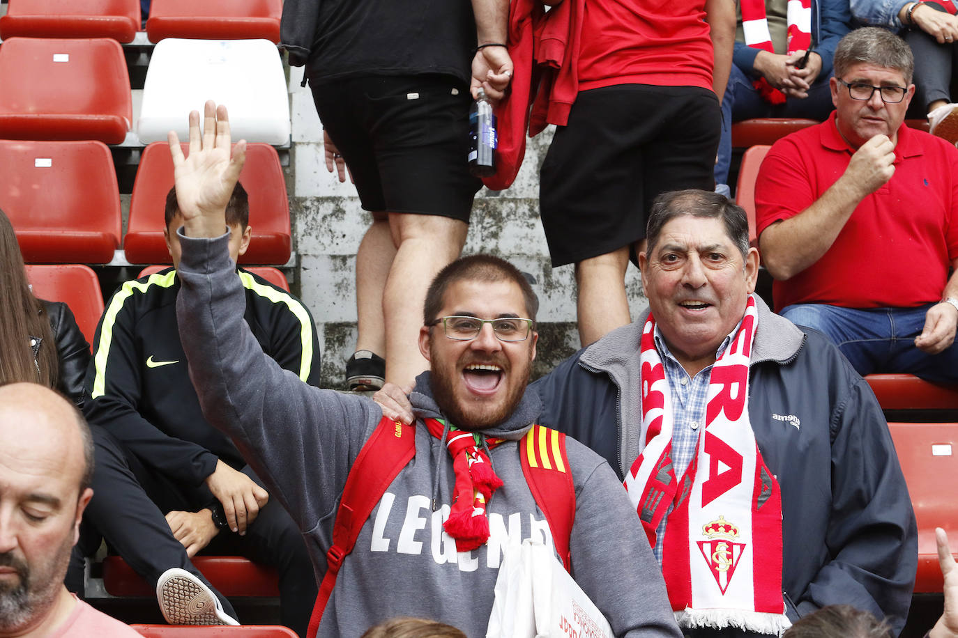 Fotos: ¿Estuviste en el partido Sporting-Albacete? ¡Búscate!