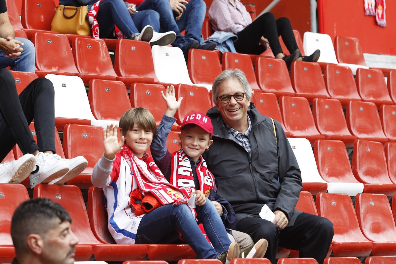 Fotos: ¿Estuviste en el partido Sporting-Albacete? ¡Búscate!