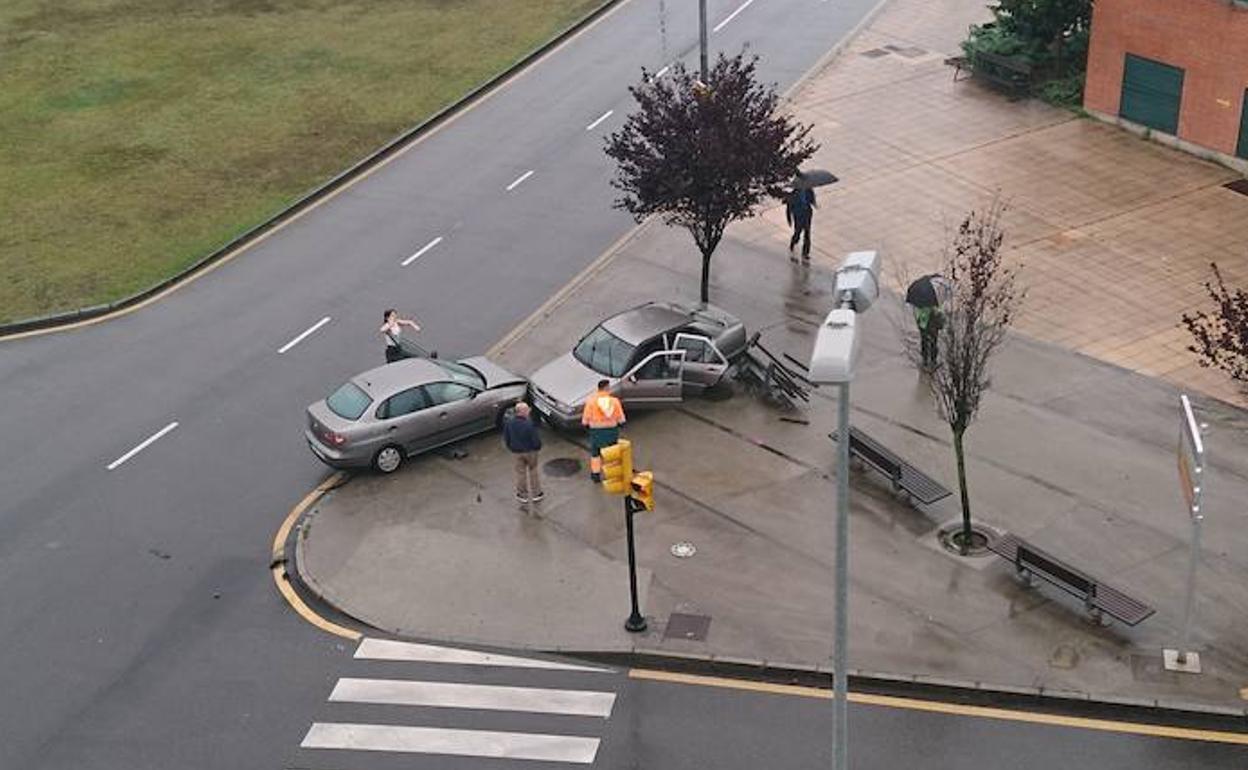 Detenido tras provocar un accidente en Gijón y darse a la fuga