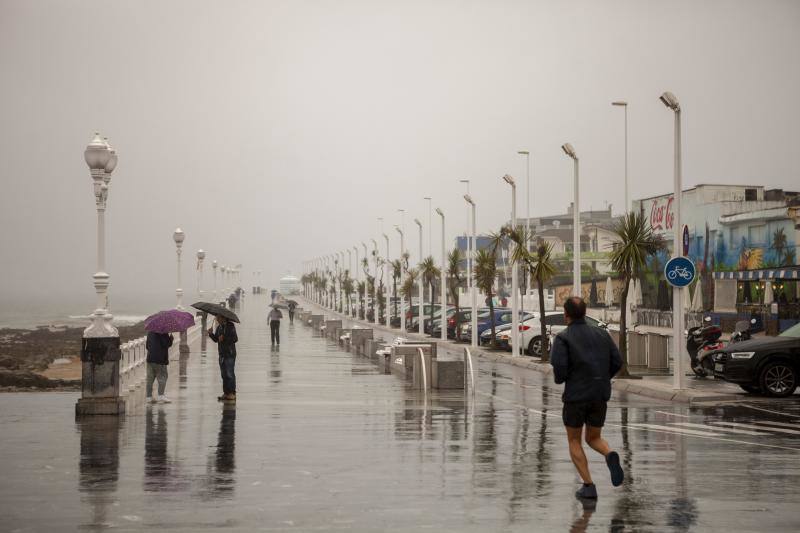 Fotos: Temperaturas otoñales y de intensas lluvias en Asturias