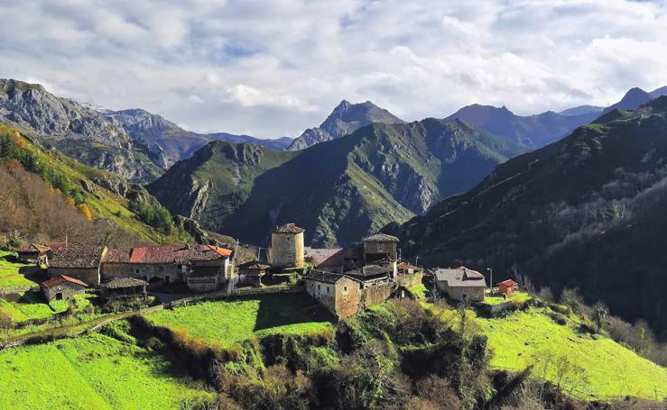 Fotos: Candidatos al Pueblo Ejemplar de Asturias 2019