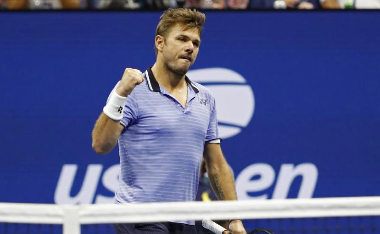 Wawrinka destroza a un lesionado Djokovic