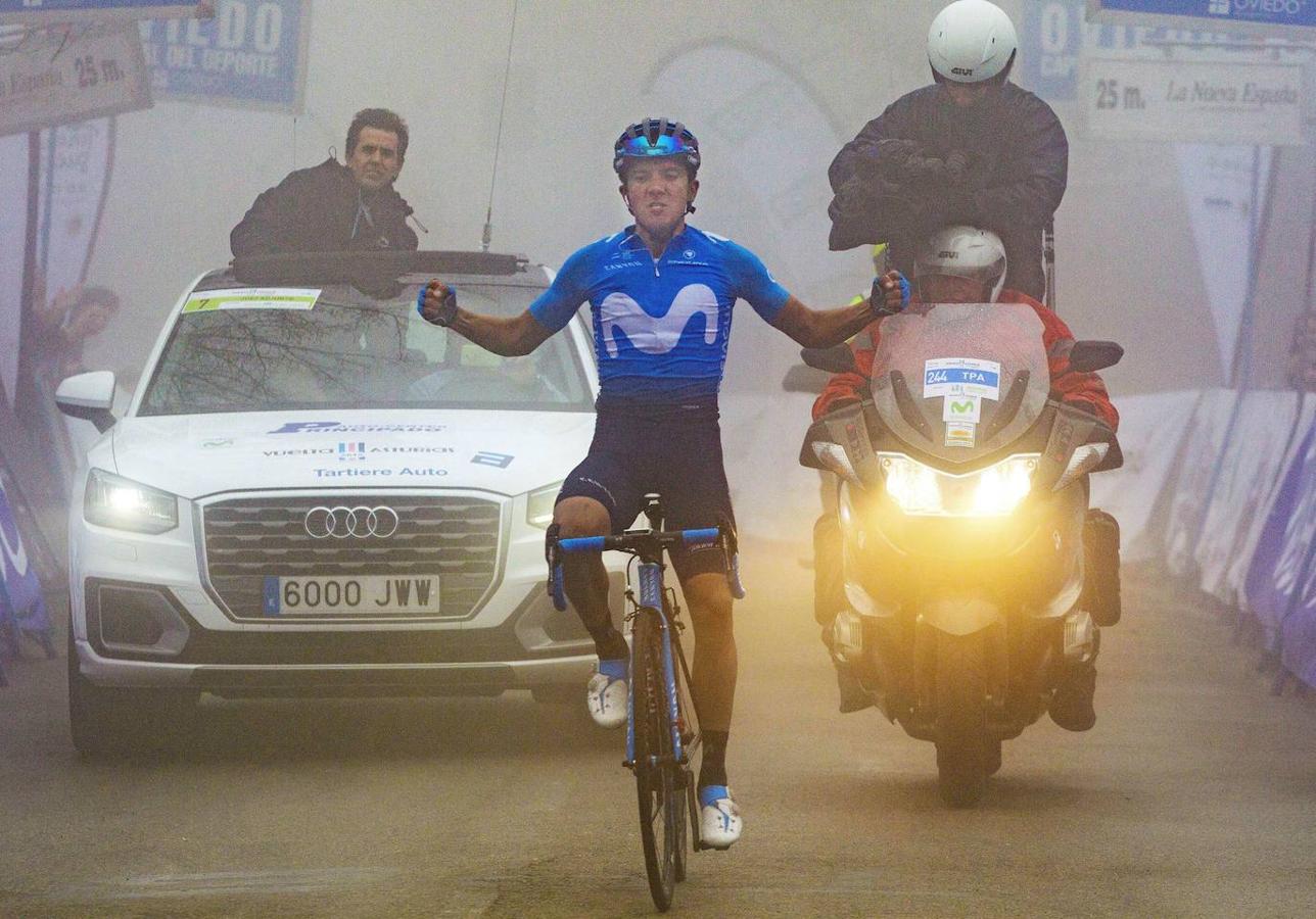 Richard Carapaz, ganador del Giro de Italia 2019, último ganador en el Alto del Acebo. El puerto asturiano será el primero y el último de la primera etapa de montaña en Asturias. 