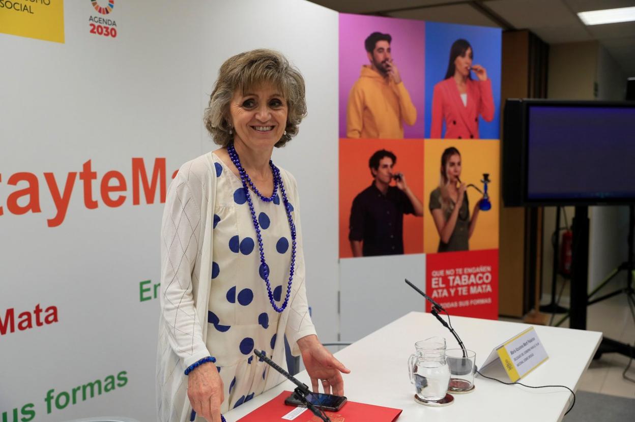 La ministra María Luisa Carcedo durante la presentación de la campaña antitabaco. 