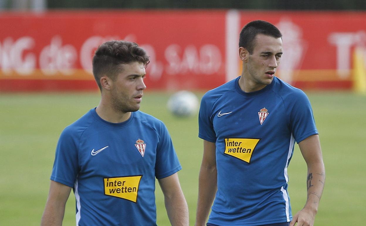 Nacho Méndez y Pedro Díaz, en un ensayo del Sporting. 