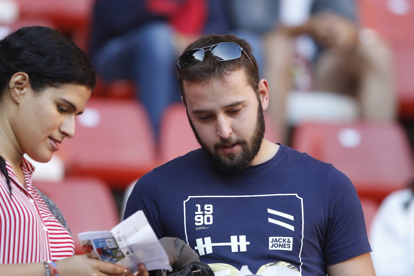 ¿Estuviste este domingo en el partido de la selección española en El Molinón? ¡Búscate en la galería! 