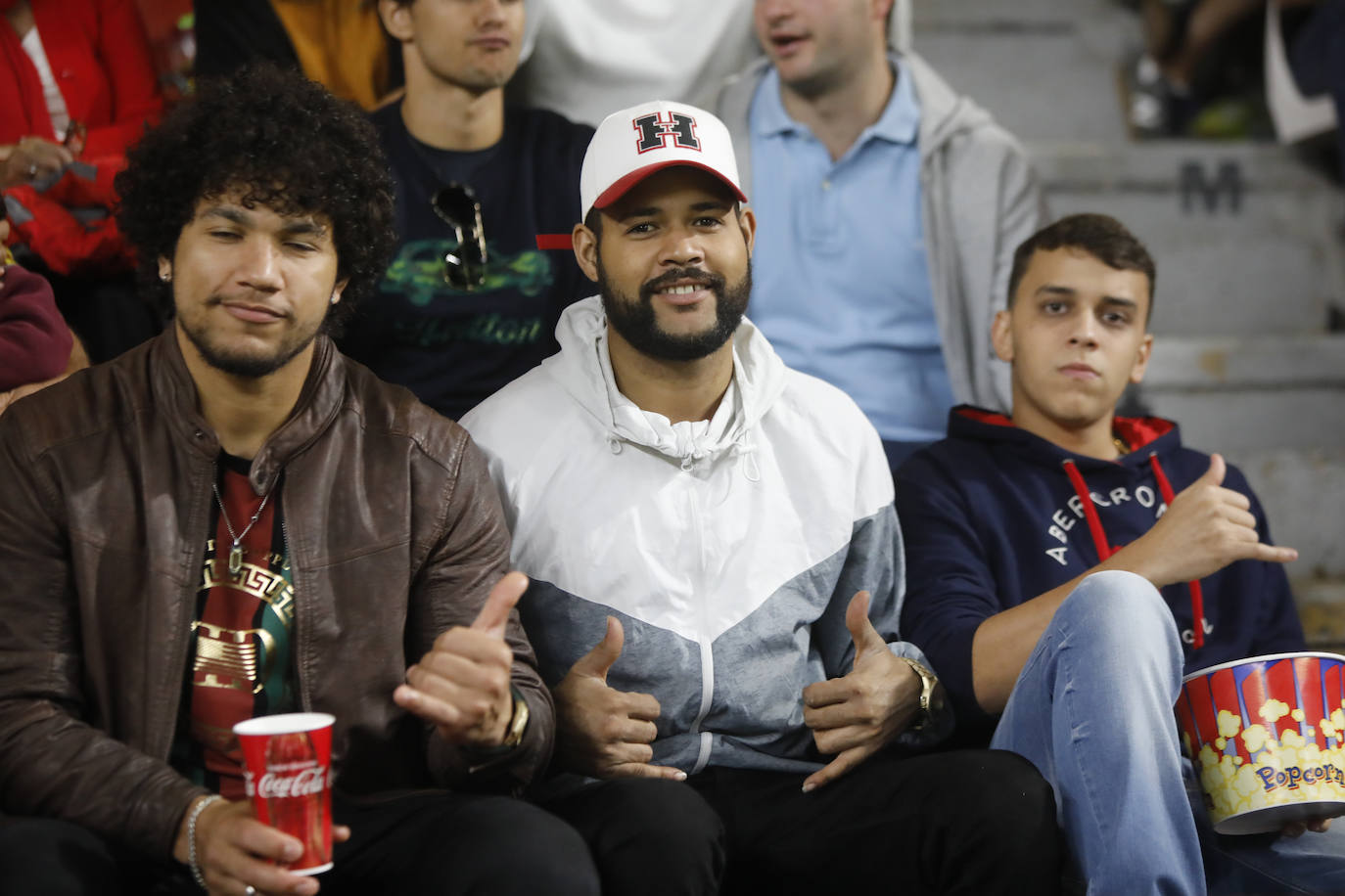 ¿Estuviste este domingo en el partido de la selección española en El Molinón? ¡Búscate en la galería! 