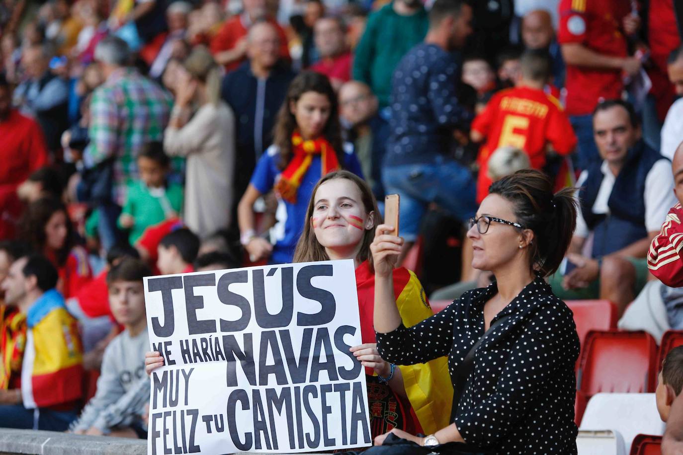 ¿Estuviste este domingo en el partido España-Islas Feroe en El Molinón? 