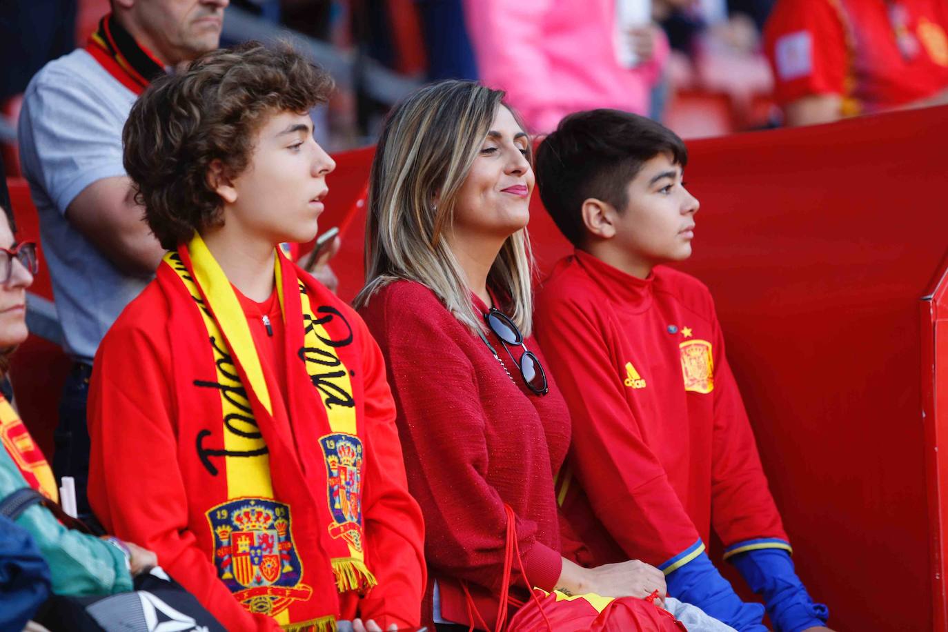 ¿Estuviste este domingo en el partido España-Islas Feroe en El Molinón? 