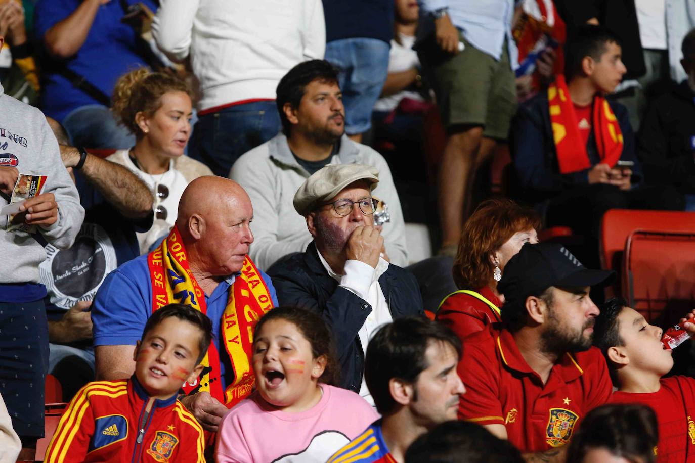 ¿Estuviste este domingo en el partido España-Islas Feroe en El Molinón? 