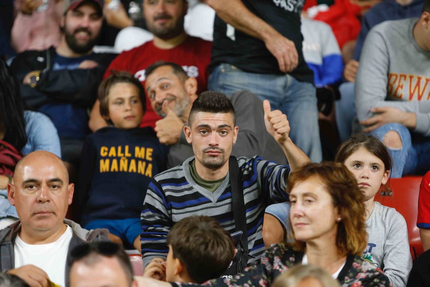 ¿Estuviste este domingo en el partido España-Islas Feroe en El Molinón? 