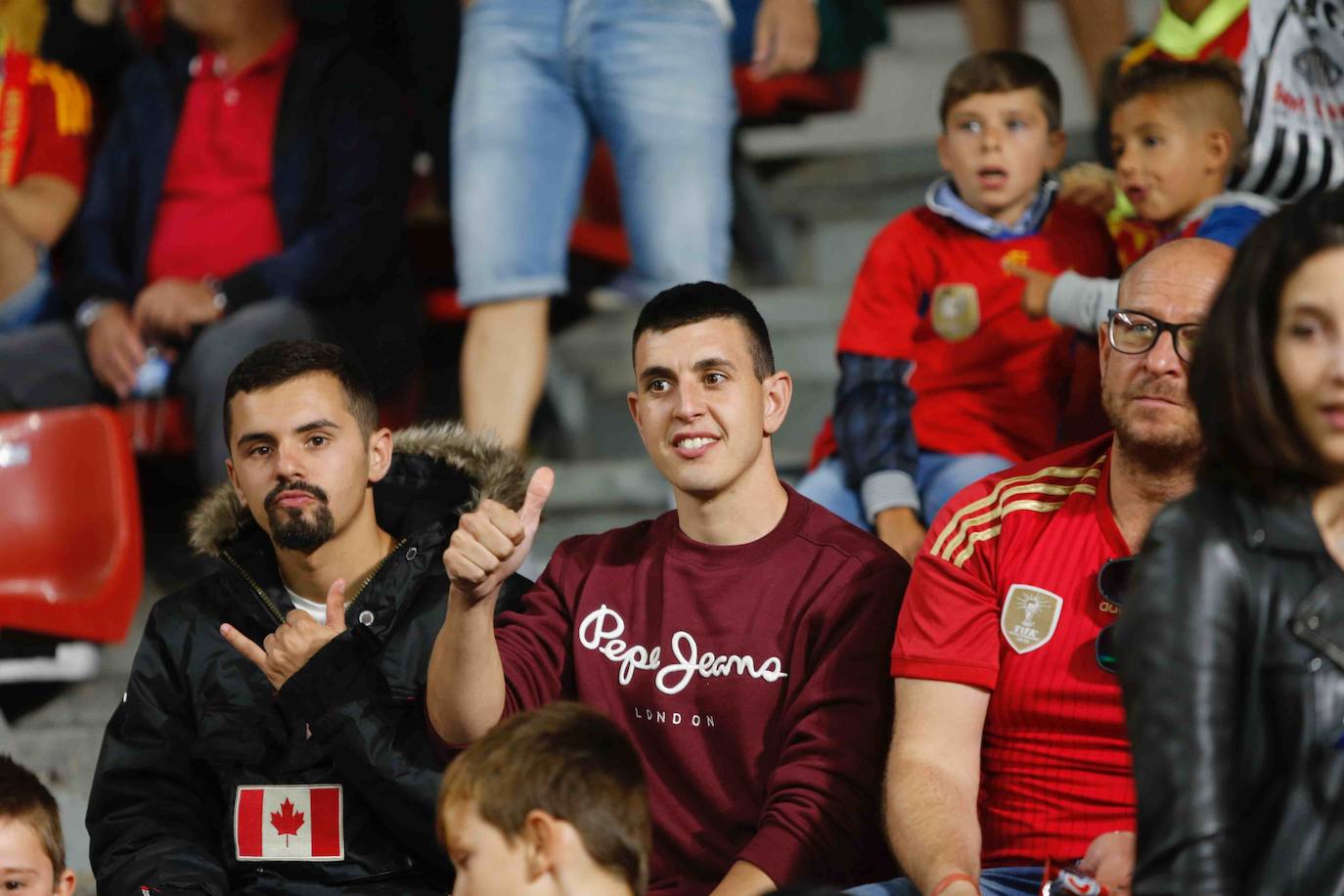 ¿Estuviste este domingo en el partido España-Islas Feroe en El Molinón? 