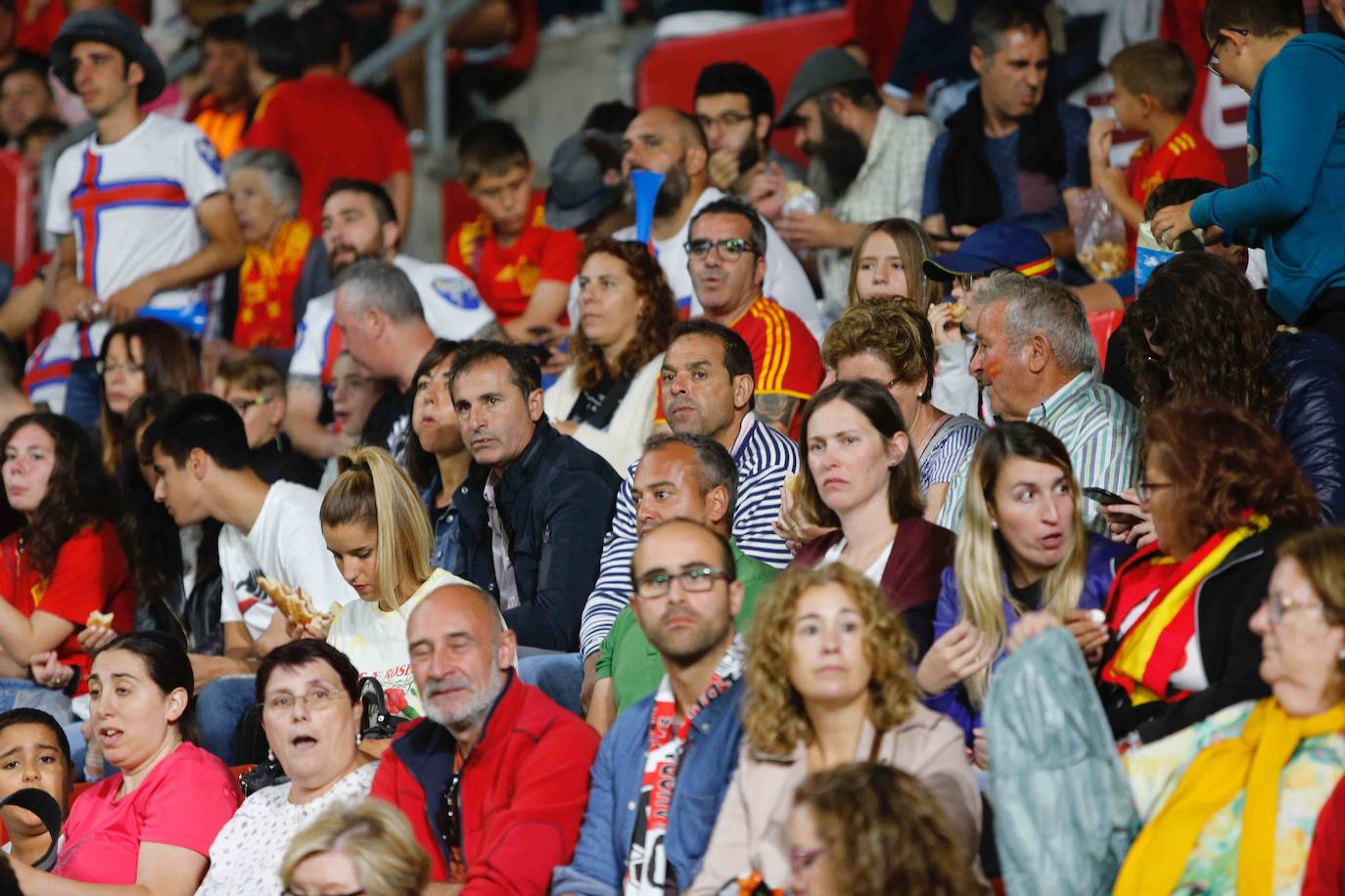 ¿Estuviste este domingo en el partido España-Islas Feroe en El Molinón? 