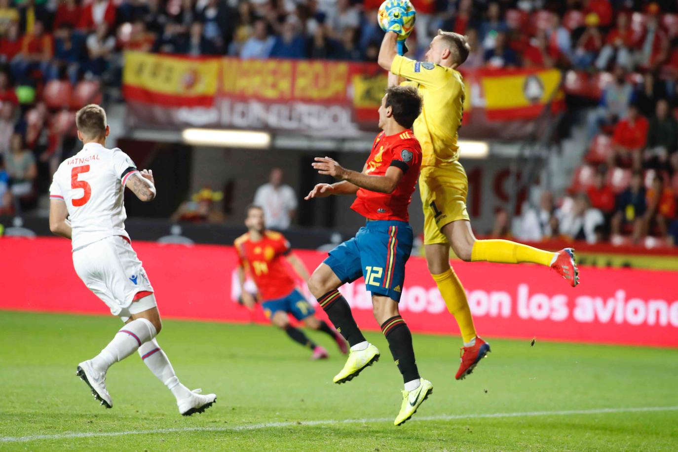 Fotos: Las imágenes del amistoso entre España e Islas Feroe