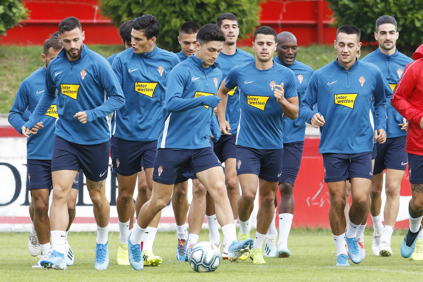 Los rojiblancos volvieron a los entrenamientos tras la primera derrota de la temporada en El Alcoraz ante el Huesca.