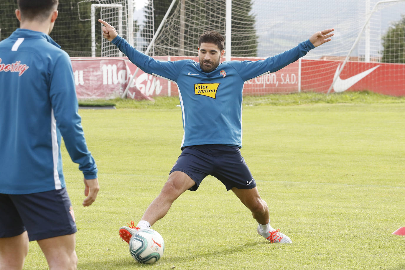 Los rojiblancos volvieron a los entrenamientos tras la primera derrota de la temporada en El Alcoraz ante el Huesca.