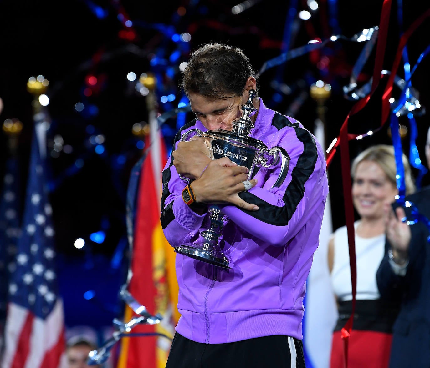 Rafa Nadal celebra su cuarto título del Abierto de Estdos Unidos, que supone su 19ª Grand Slam.