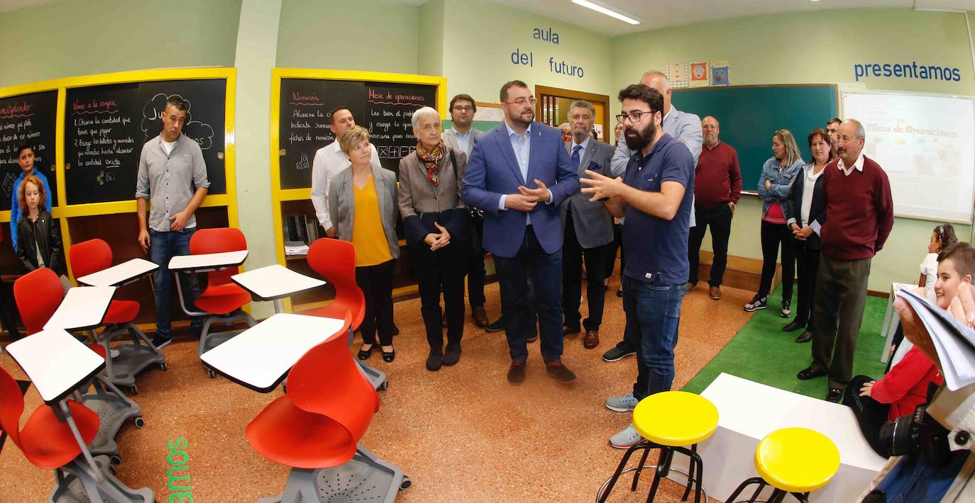 El jefe del Ejecutivo asturiano se ha desplazado hasta el Colegio Rural Agrupado (CRA) de Villayón y desde él ha procedido a la inauguración del curso escolar de Educación Infantil y Primaria.