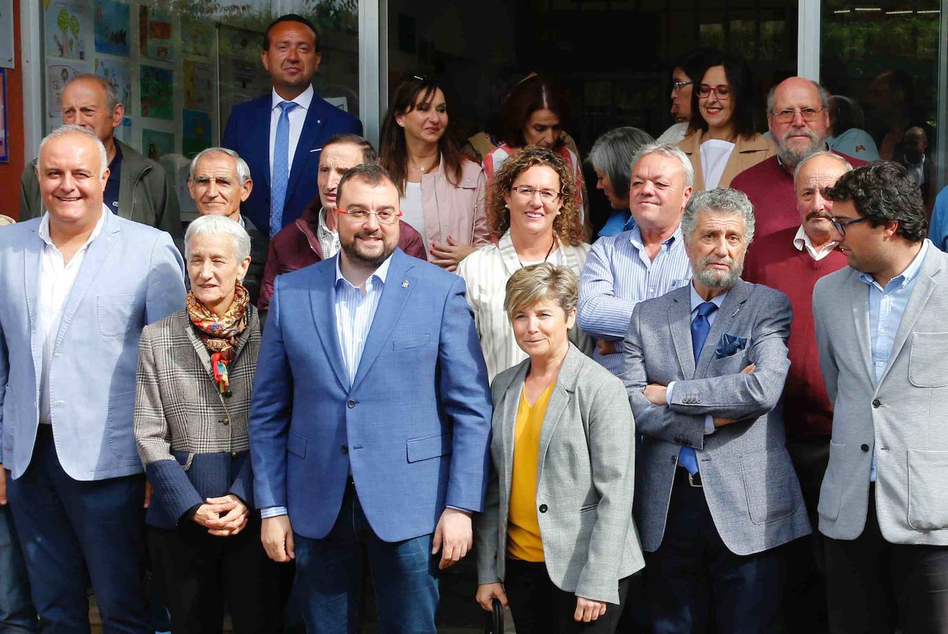 El jefe del Ejecutivo asturiano se ha desplazado hasta el Colegio Rural Agrupado (CRA) de Villayón y desde él ha procedido a la inauguración del curso escolar de Educación Infantil y Primaria.