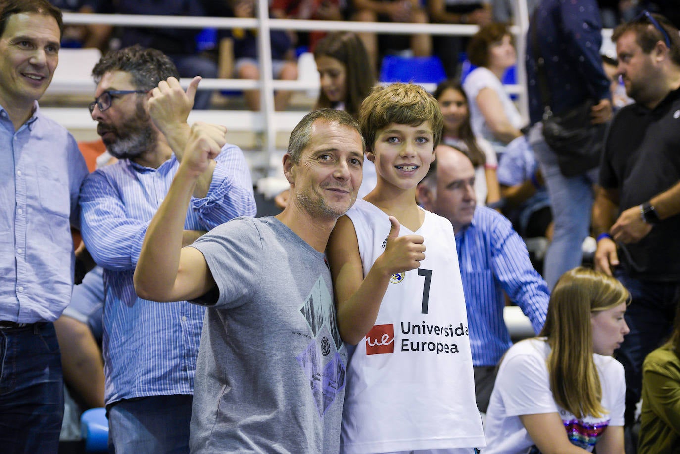 Fotos: ¿Estuviste en el partido entre el OCB - Real Madrid? ¡Búscate!