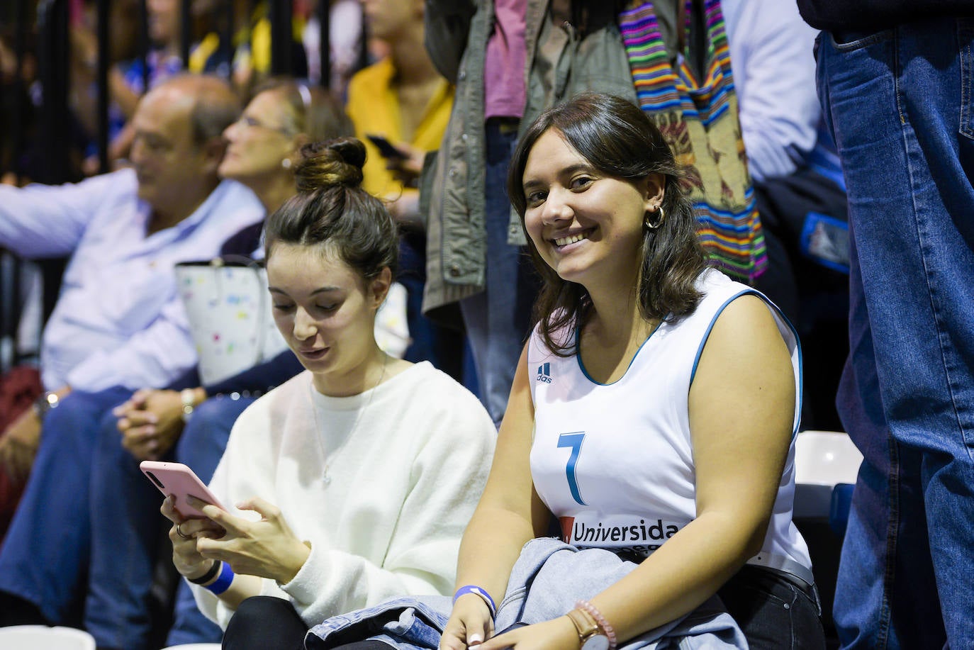 Fotos: ¿Estuviste en el partido entre el OCB - Real Madrid? ¡Búscate!