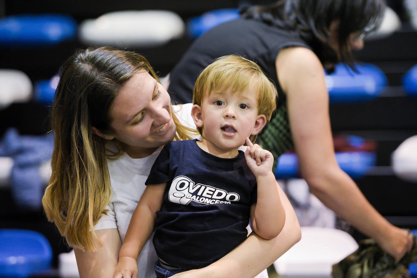 Fotos: ¿Estuviste en el partido entre el OCB - Real Madrid? ¡Búscate!